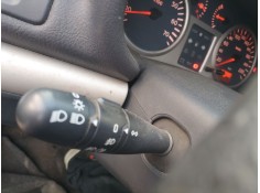 Recambio de mando intermitentes para renault clio ii (bb_, cb_) 1.5 dci (b/cb07) referencia OEM IAM   