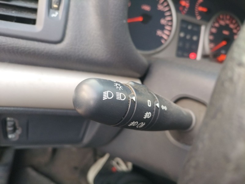 Recambio de mando luces para renault clio ii (bb_, cb_) 1.5 dci (b/cb07) referencia OEM IAM   