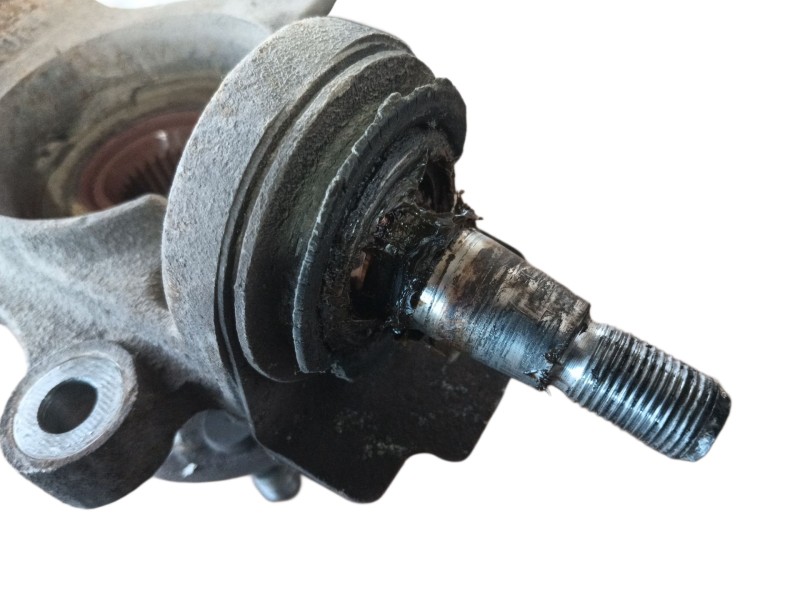 Recambio de mangueta delantera derecha para ford tourneo connect 1.8 tdci referencia OEM IAM 1439603 5012DT1 