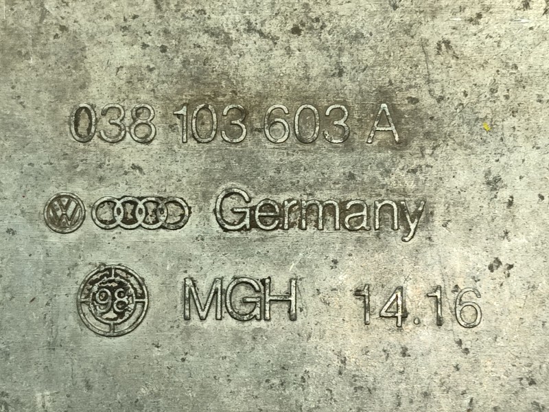 Recambio de carter para volkswagen new beetle (9c1, 1c1) 2.0 referencia OEM IAM 038103603N  