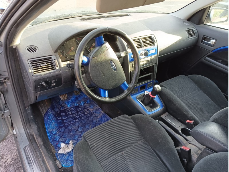 ford mondeo iii sedán (b4y) del año 2001