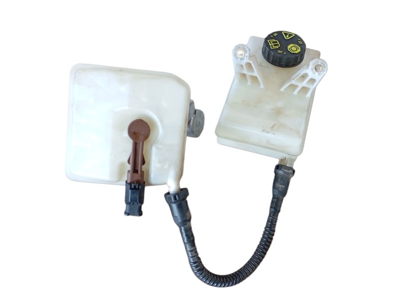 Recambio de bomba freno para peugeot partner tepee 1.6 bluehdi 100 referencia OEM IAM  03355815053 