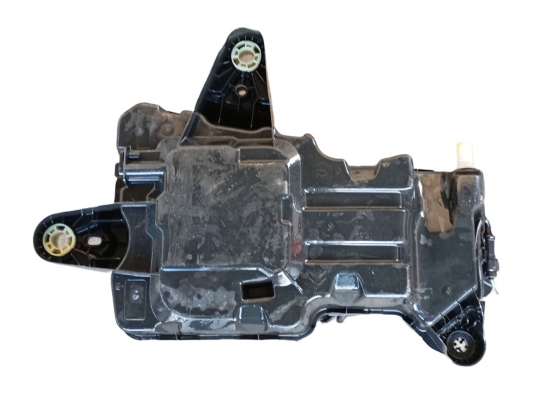 Recambio de deposito adblue para peugeot partner tepee 1.6 bluehdi 100 referencia OEM IAM  P1001539 