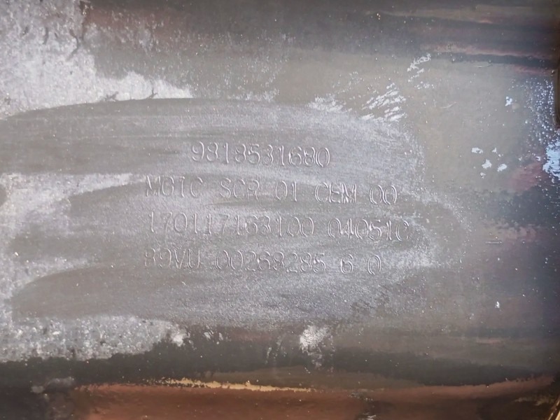 Recambio de deposito adblue para peugeot partner tepee 1.6 bluehdi 100 referencia OEM IAM  P1001539 