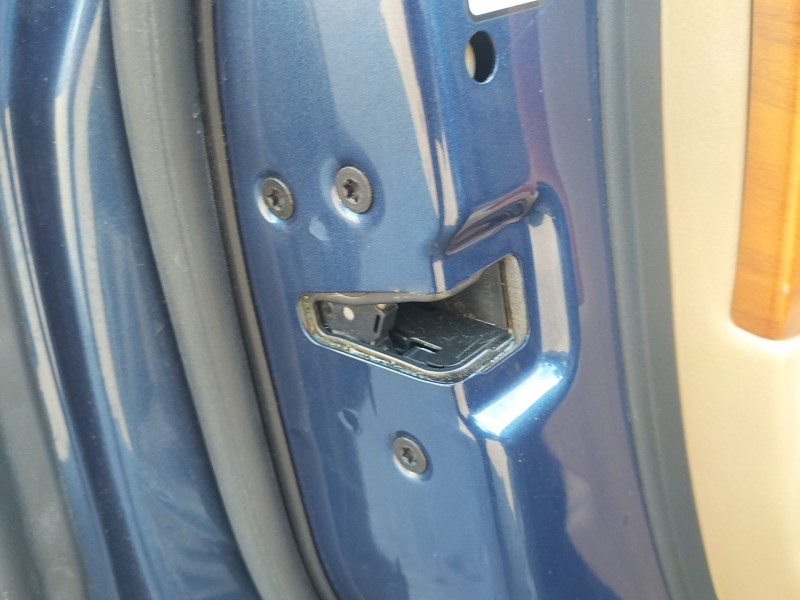 Recambio de cerradura puerta trasera izquierda para land rover range rover sport i (l320) 2.7 d 4x4 referencia OEM IAM LR091343 