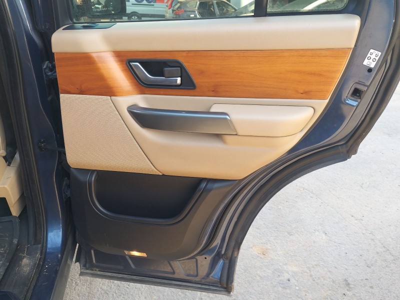 Recambio de guarnecido puerta trasera derecha para land rover range rover sport i (l320) 2.7 d 4x4 referencia OEM IAM   