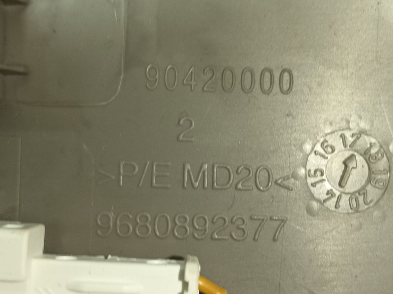 Recambio de luz interior para peugeot partner tepee 1.6 bluehdi 100 referencia OEM IAM   