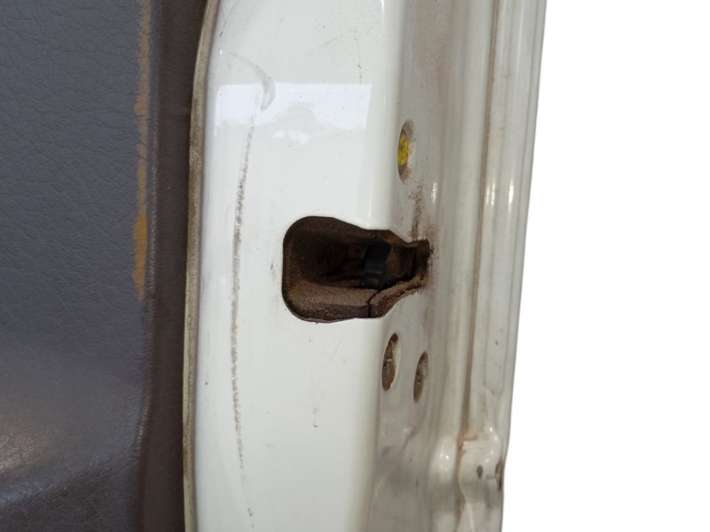 Recambio de puerta delantera derecha para nissan atleon 110 tk35/1 referencia OEM IAM   