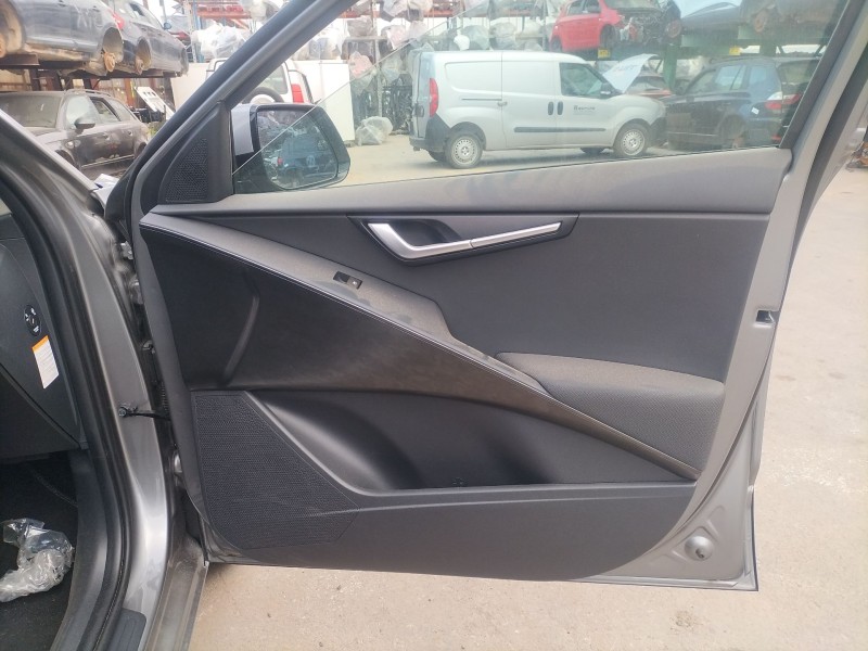 Recambio de guarnecido puerta delantera derecha para kia niro (c5p11) 1.6 hev referencia OEM IAM   