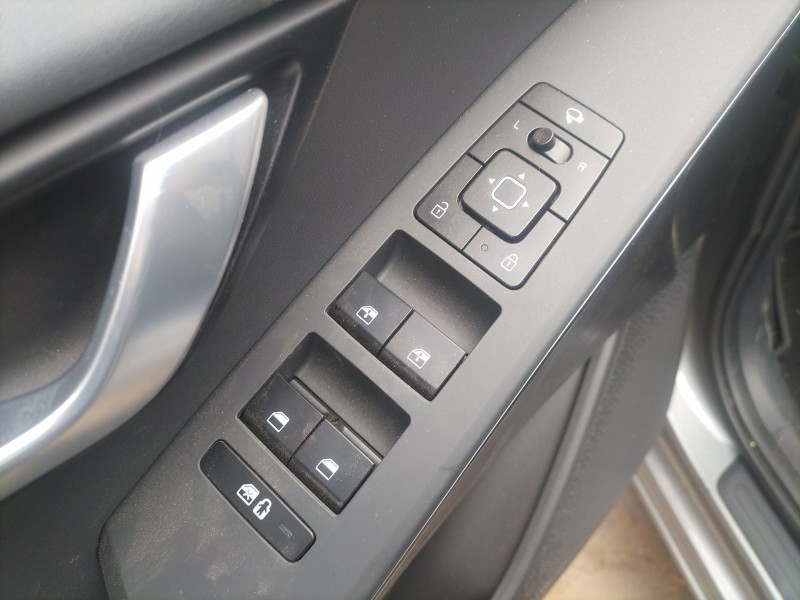Recambio de mando elevalunas delantero izquierdo para kia niro (c5p11) 1.6 hev referencia OEM IAM   