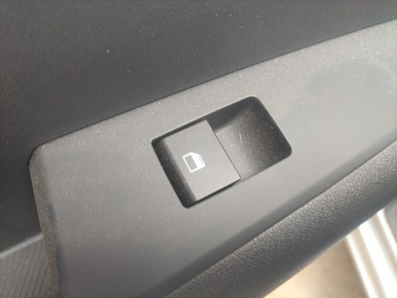 Recambio de mando elevalunas trasero izquierdo para kia niro (c5p11) 1.6 hev referencia OEM IAM   