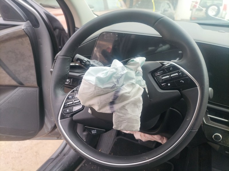 Recambio de volante para kia niro (c5p11) 1.6 hev referencia OEM IAM   