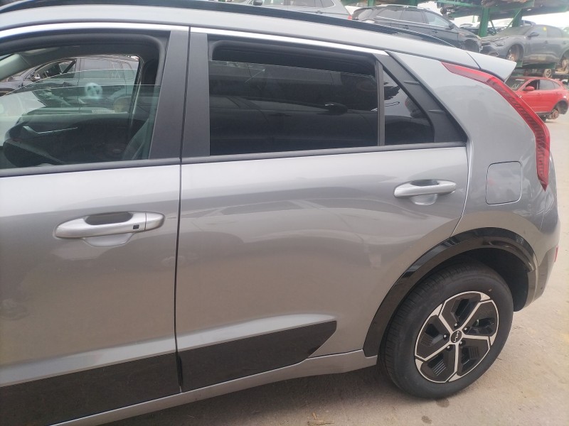 Recambio de puerta trasera izquierda para kia niro (c5p11) 1.6 hev referencia OEM IAM   