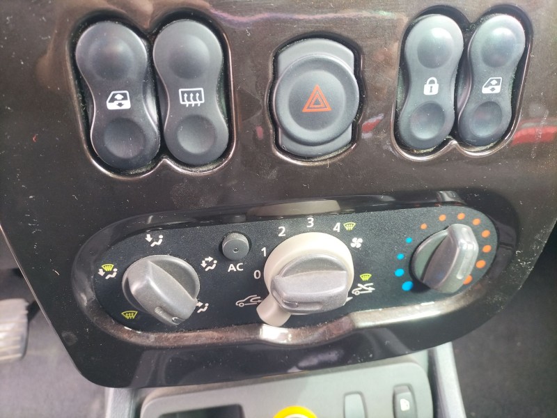 Recambio de mando calefaccion / aire acondicionado para dacia duster (hs_) 1.5 dci referencia OEM IAM   