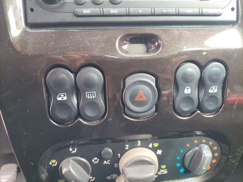 Recambio de mando elevalunas delantero izquierdo para dacia duster (hs_) 1.5 dci referencia OEM IAM 8200108269  