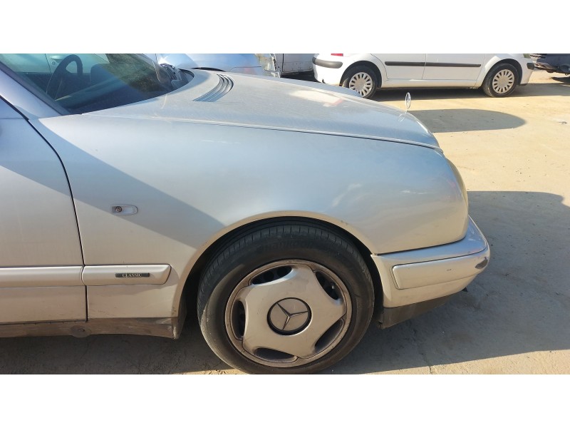 Recambio de aleta delantera derecha para mercedes-benz clase e (w210) e 300 turbo-d (210.025) referencia OEM IAM   