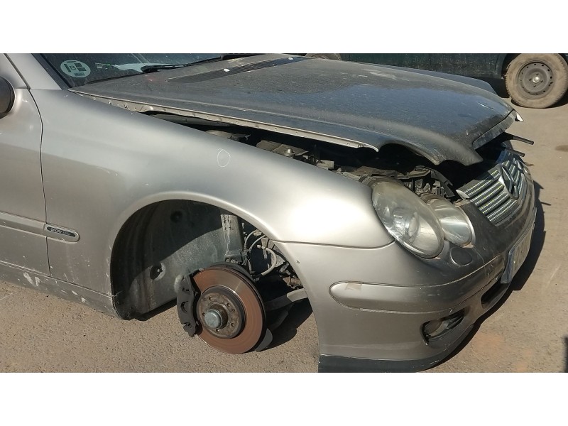 Recambio de aleta delantera derecha para mercedes-benz clase c coupé (cl203) c 200 cdi (203.707) referencia OEM IAM 2038800418  