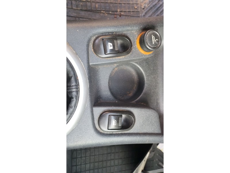 Recambio de mando elevalunas delantero izquierdo para citroën c3 i (fc_, fn_) 1.4 hdi referencia OEM IAM   