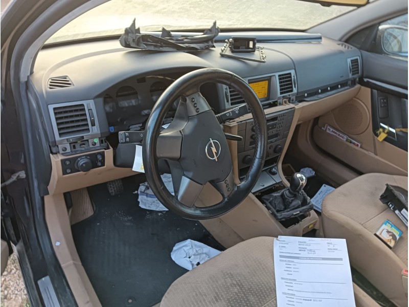 opel signum hatchback (z03) del año 2004