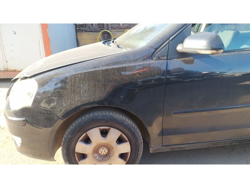 Recambio de aleta delantera izquierda para volkswagen polo iv (9n_, 9a_) 1.4 16v referencia OEM IAM   