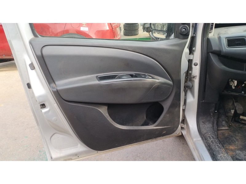 Recambio de guarnecido puerta delantera izquierda para fiat doblo cargo (263_) 1.6 d multijet referencia OEM IAM   