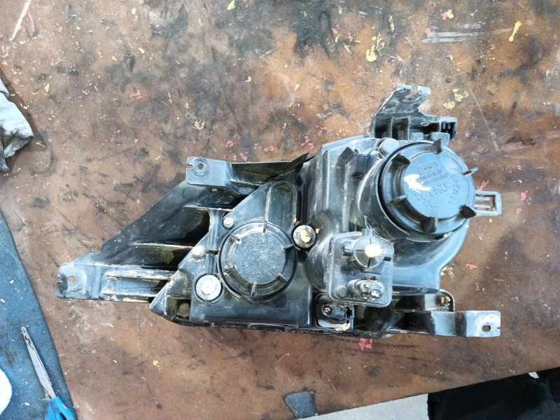 Recambio de faro derecho para hyundai terracan (hp) 2.9 crdi 4wd referencia OEM IAM   