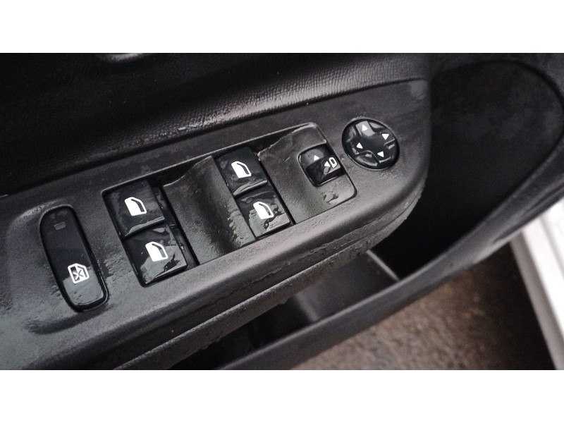 Recambio de mando elevalunas delantero izquierdo para opel corsa f (p2jo) corsa-e (68) referencia OEM IAM   