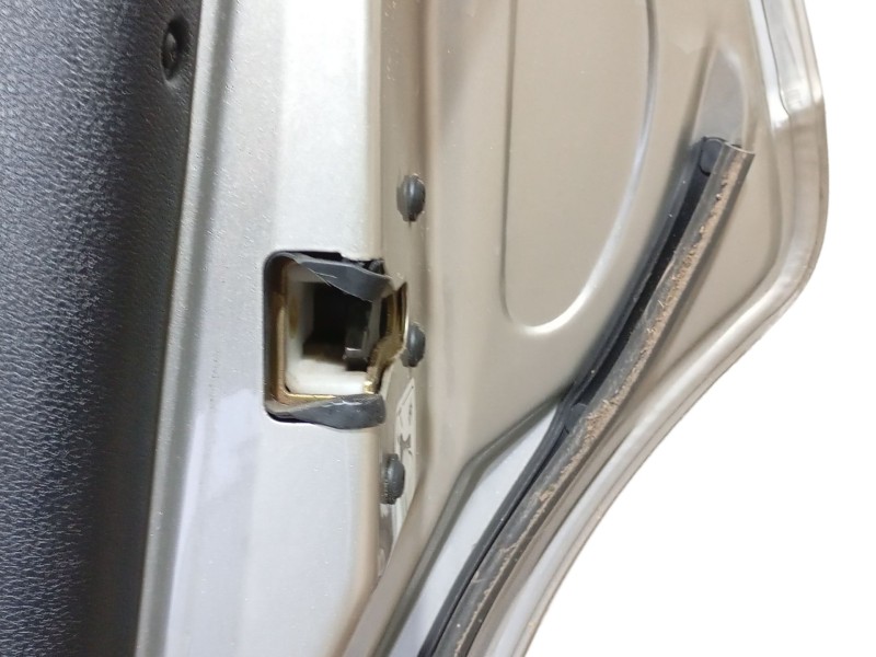 Recambio de puerta trasera derecha para ford mondeo iii (b5y) 1.8 16v referencia OEM IAM 1446441  