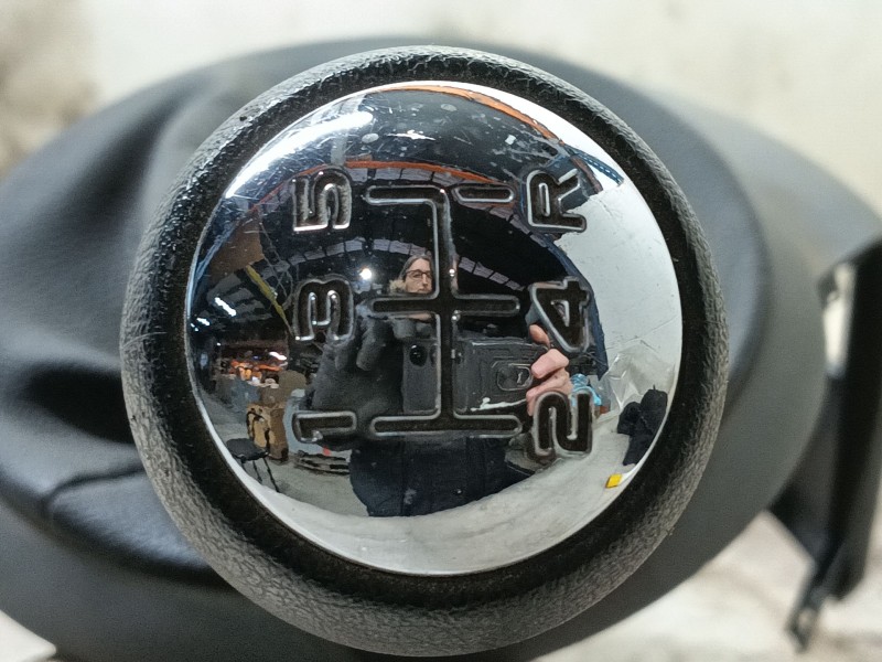 Recambio de pomo palanca cambio para peugeot partner tepee 1.6 bluehdi 100 referencia OEM IAM   