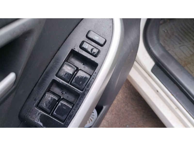 Recambio de mando elevalunas delantero izquierdo para toyota prius (_w3_) 1.8 hybrid (zvw3_) referencia OEM IAM 8404033100  