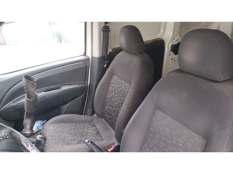 Recambio de asiento delantero derecho para opel combo furgoneta/monovolumen (x12) 1.3 cdti (b05) referencia OEM IAM   