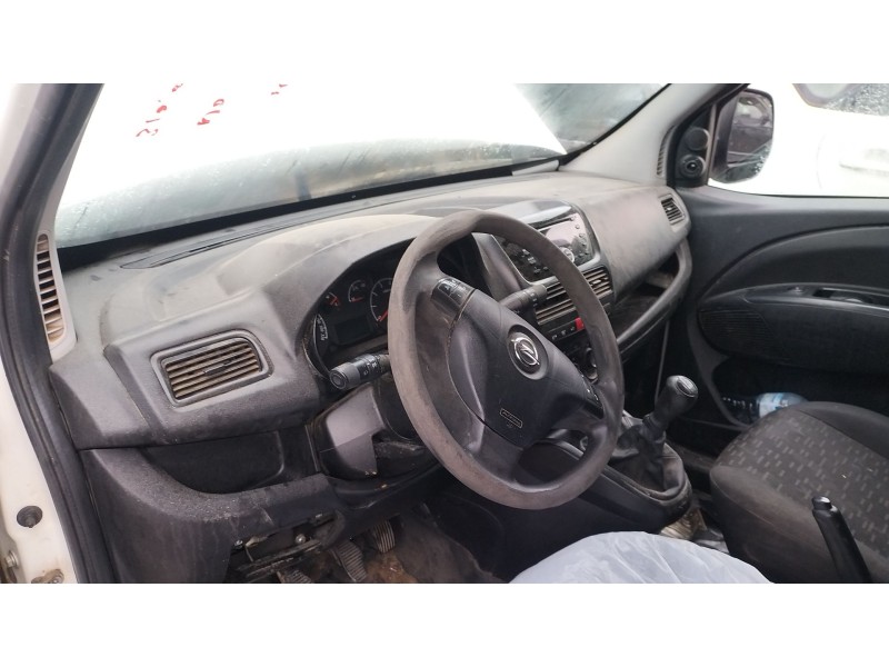 Recambio de salpicadero para opel combo furgoneta/monovolumen (x12) 1.3 cdti (b05) referencia OEM IAM 95513325  