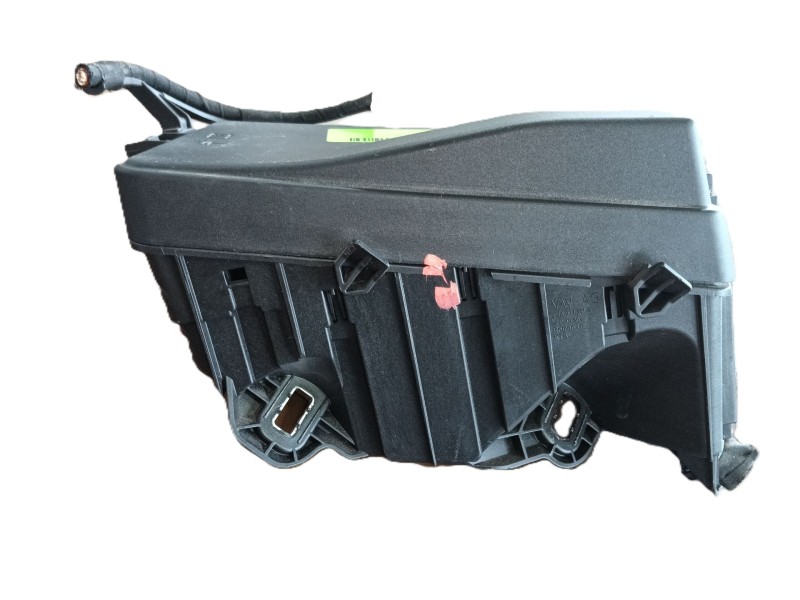 Recambio de caja fusibles delantera para volkswagen golf 1.5 etsi mhev referencia OEM IAM 5WA937125B 5WA907361A 
