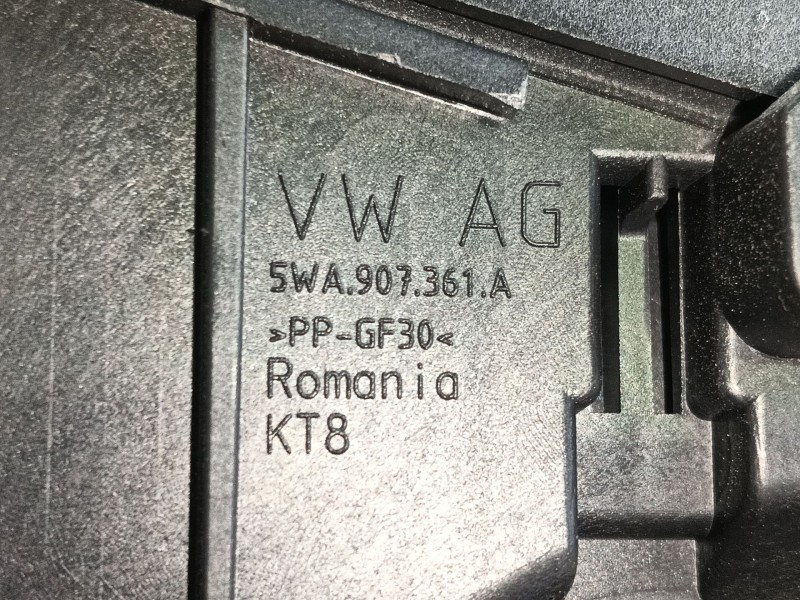 Recambio de caja fusibles delantera para volkswagen golf 1.5 etsi mhev referencia OEM IAM 5WA937125B 5WA907361A 