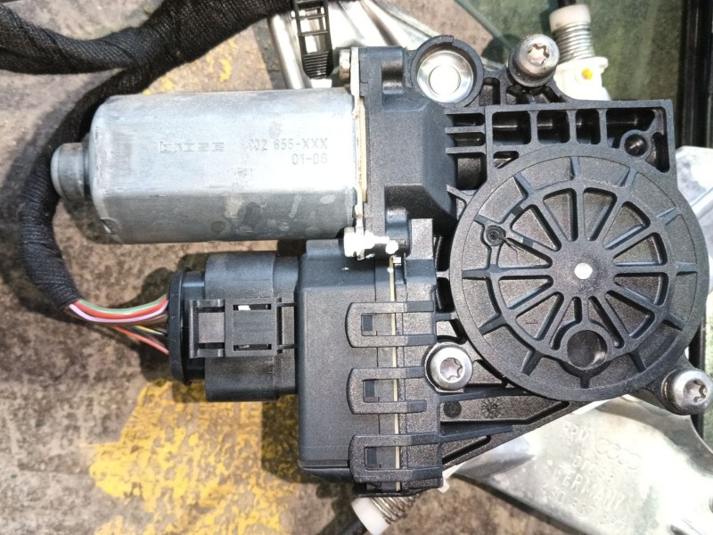 Recambio de elevalunas delantero izquierdo para audi allroad c5 (4bh) 2.5 tdi quattro referencia OEM IAM  0130821775 