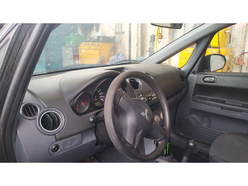 Recambio de salpicadero para mitsubishi colt vi (z3_a, z2_a) 1.1 (z31a, z32a) referencia OEM IAM   