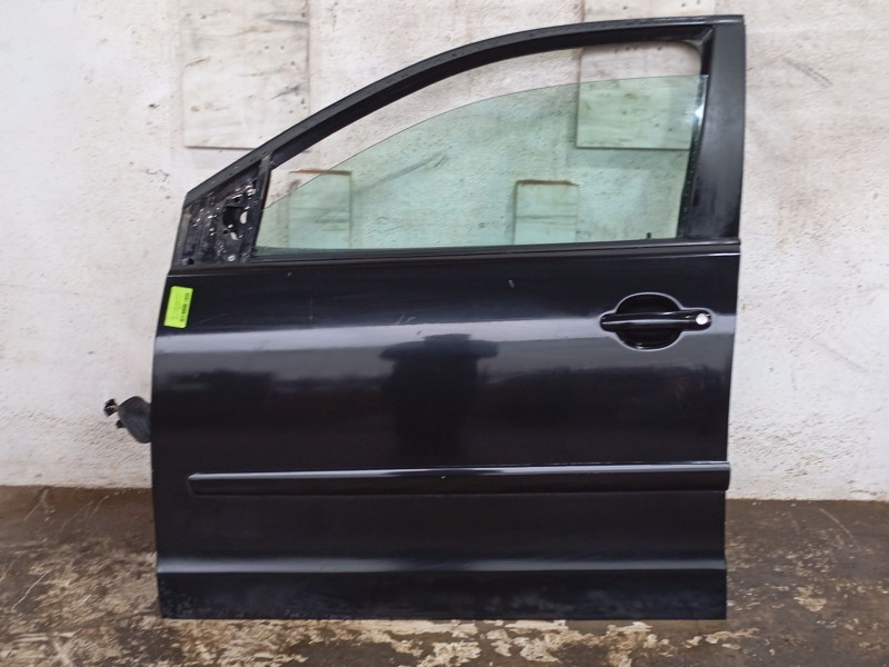 Recambio de paragolpes trasero para kia carnival ii (gq) 2.9 crdi referencia OEM IAM   