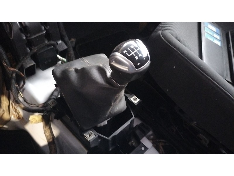 Recambio de pomo palanca cambio para audi q2 (gab, gag) 30 tdi referencia OEM IAM 81A863278GH62  