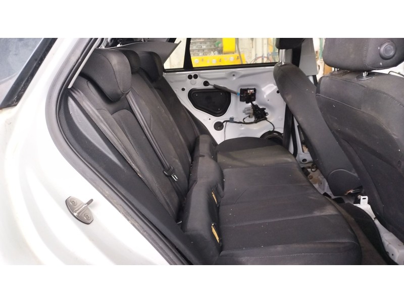 Recambio de asientos traseros para audi q2 (gab, gag) 30 tdi referencia OEM IAM   