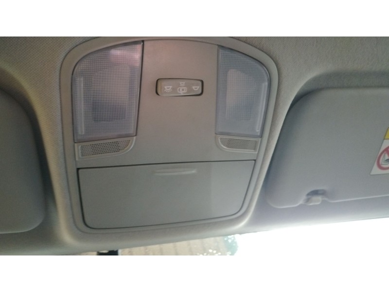 Recambio de luz interior delantera central para kia rio iv (yb, sc, fb) 1.0 t-gdi 100 referencia OEM IAM   