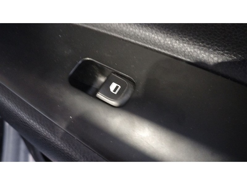 Recambio de mando elevalunas delantero derecho para kia rio iv (yb, sc, fb) 1.0 t-gdi 100 referencia OEM IAM   