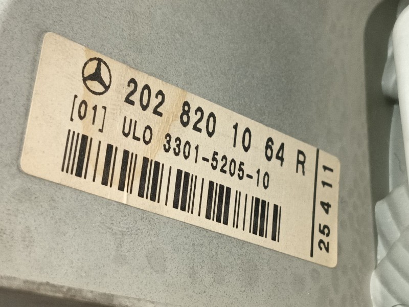 Recambio de piloto trasero derecho para mercedes-benz clase c (w202) c 180 (202.018) referencia OEM IAM 2028202864  