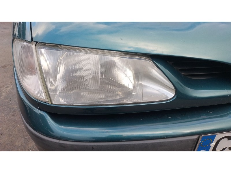 Recambio de faro derecho para renault megane i (ba0/1_) 1.6 e (ba0f, ba0s) referencia OEM IAM 260101792R  
