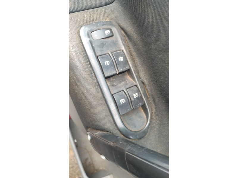 Recambio de mando elevalunas delantero izquierdo para renault scénic ii (jm0/1_) 1.5 dci (jm1e, jm16) referencia OEM IAM 8200315