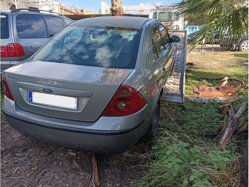 ford mondeo iii sedán (b4y) del año 2001