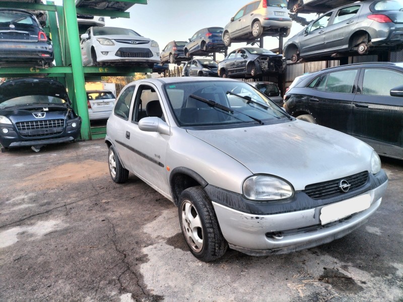 opel corsa b (s93) del año 2000