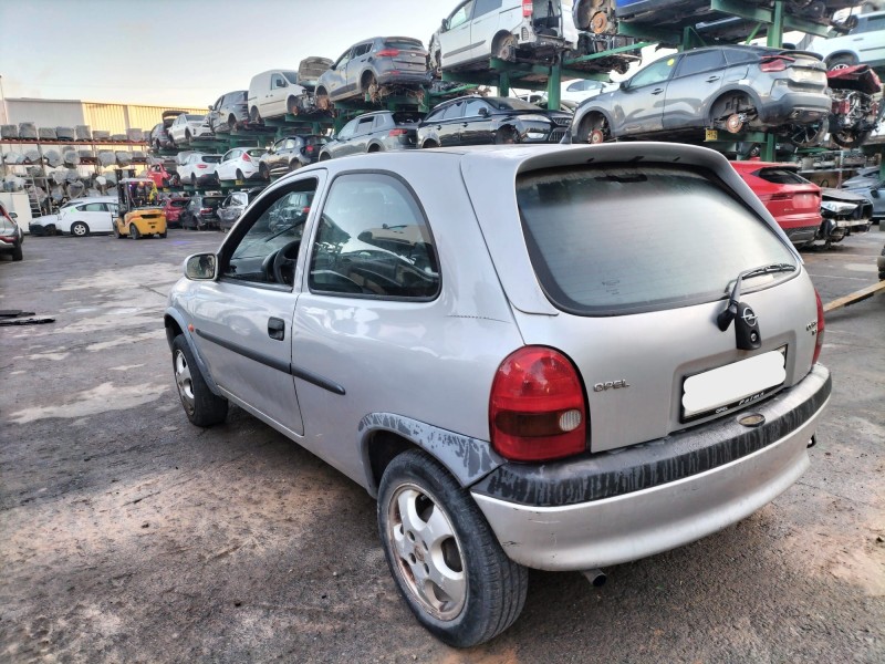 opel corsa b (s93) del año 2000