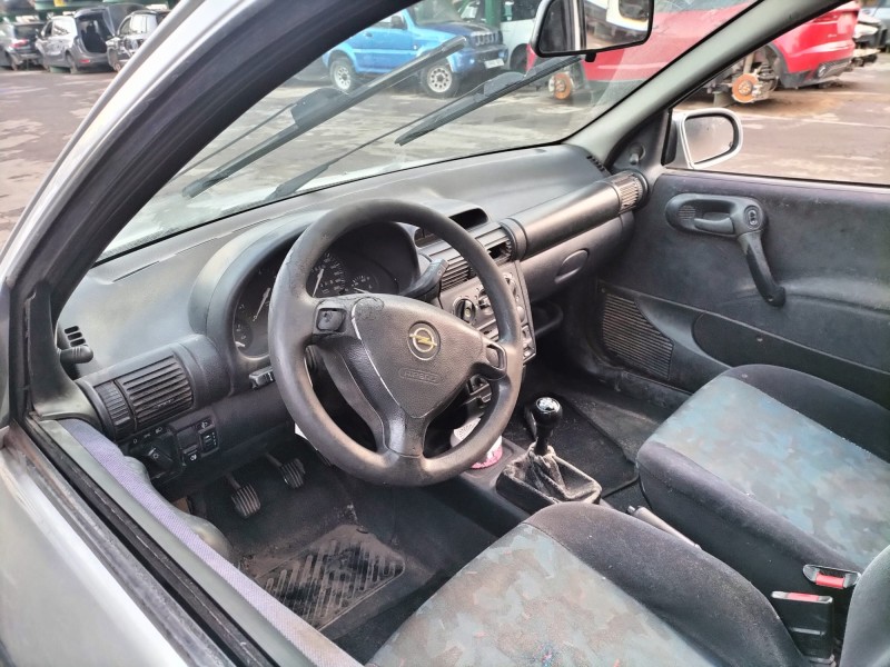 opel corsa b (s93) del año 2000