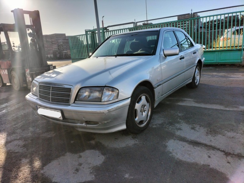 mercedes-benz clase c (w202) del año 2001