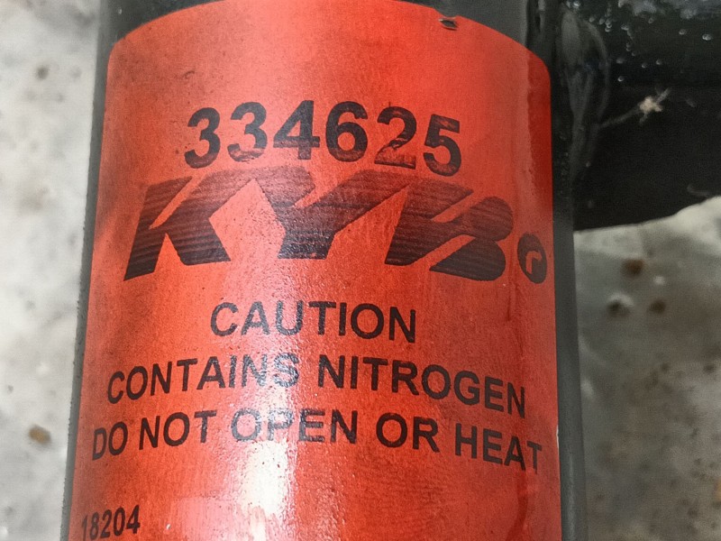 Recambio de amortiguador delantero derecho para bmw 1 (e87) 120 d referencia OEM IAM 31316786018  